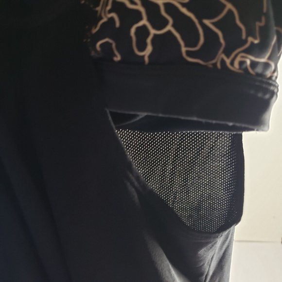 Athleta Fit Team Tank Top Cut Out Mesh Black Gold Women's Size XS - Picture 8 of 10